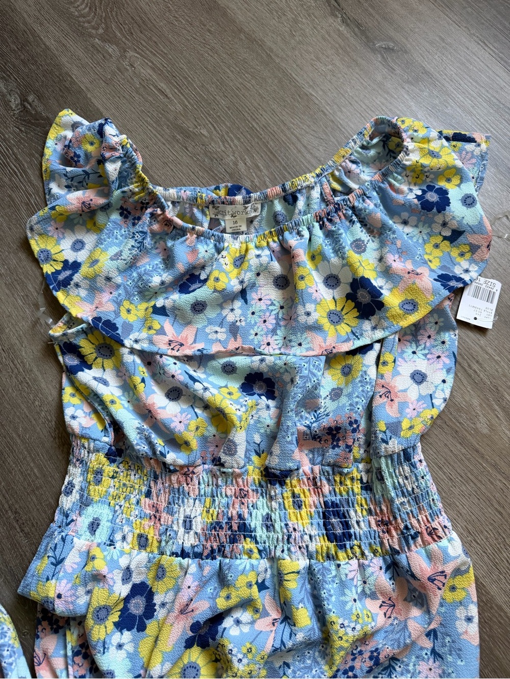 NWT Girls floral romper - Picture 4 of 5